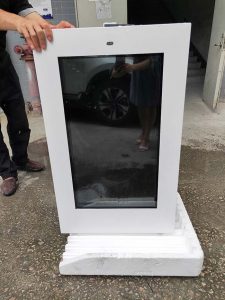 Outdoor LCD Panel
