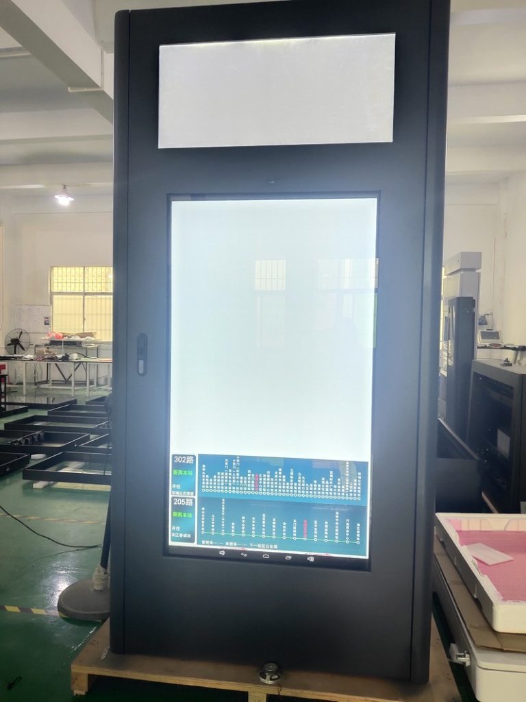 32 and 55 inch dual-screen bus stop digital signage for Japan