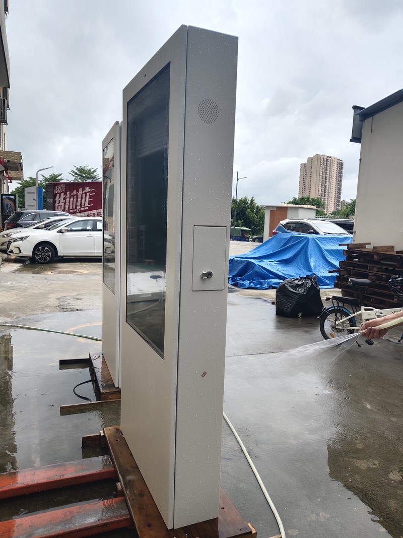 EV charging station digital signage - image 4