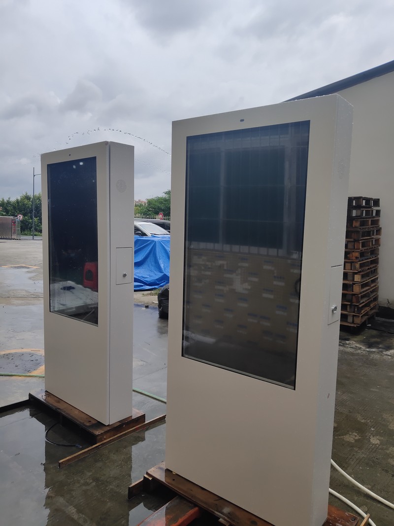 EV charging station digital signage - image 5
