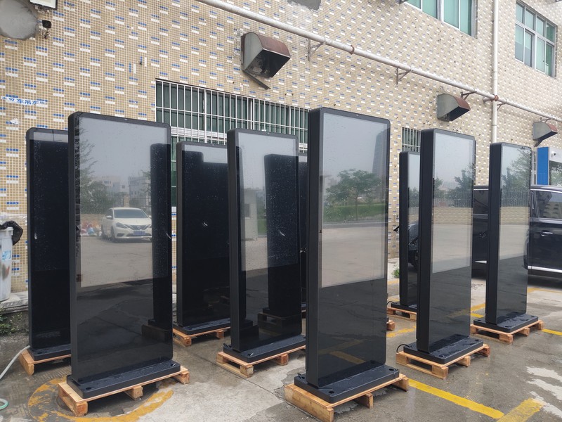 outdoor advertising kiosk - image 9