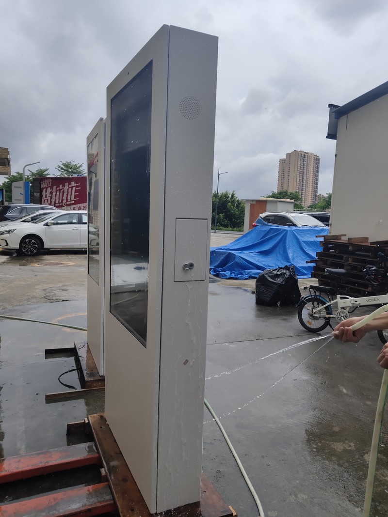 EV charging station digital signage - image 8