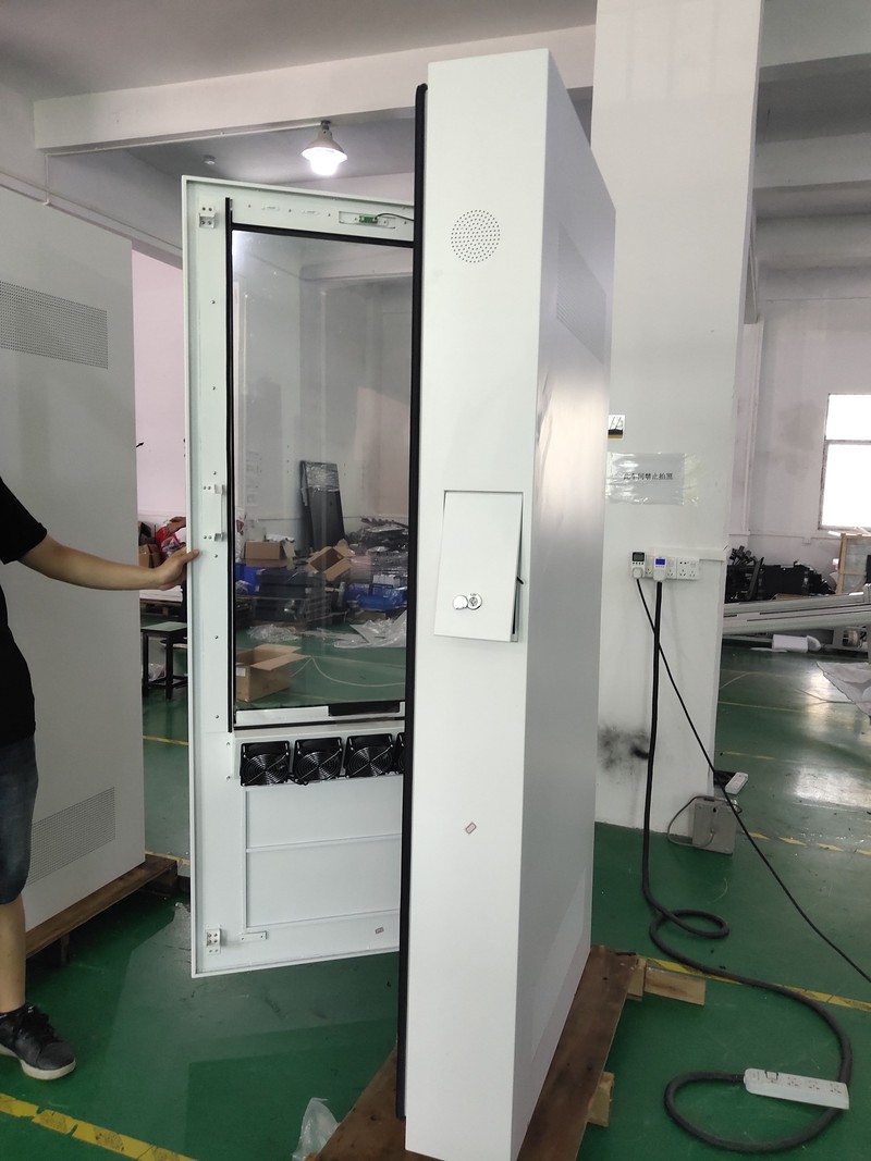 EV charging station digital signage - image 9