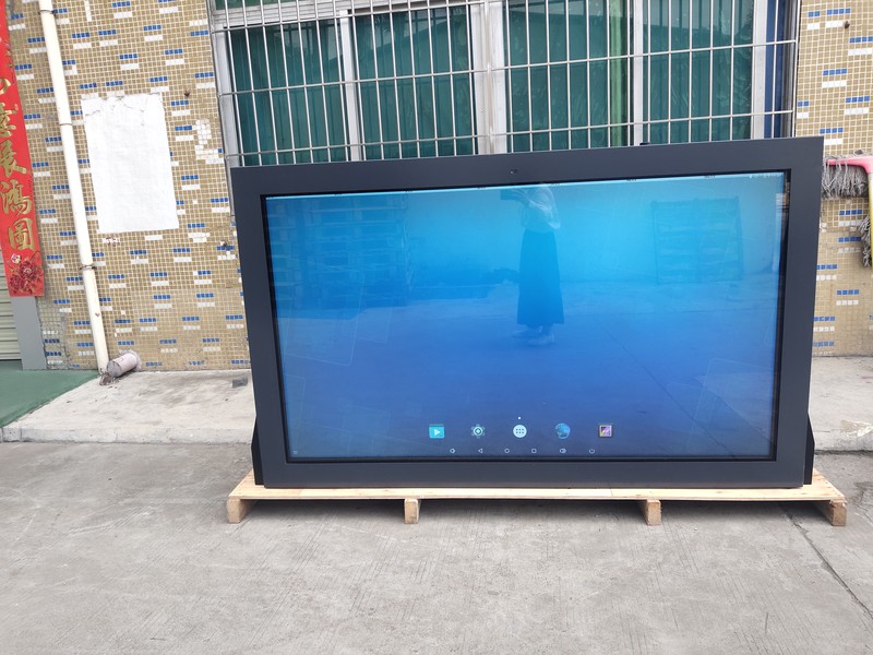 How to Choose Outdoor LCD Digital Signage Without Pitfalls: Look Beyond Raw Brightness and Sticker Price - Figure 3