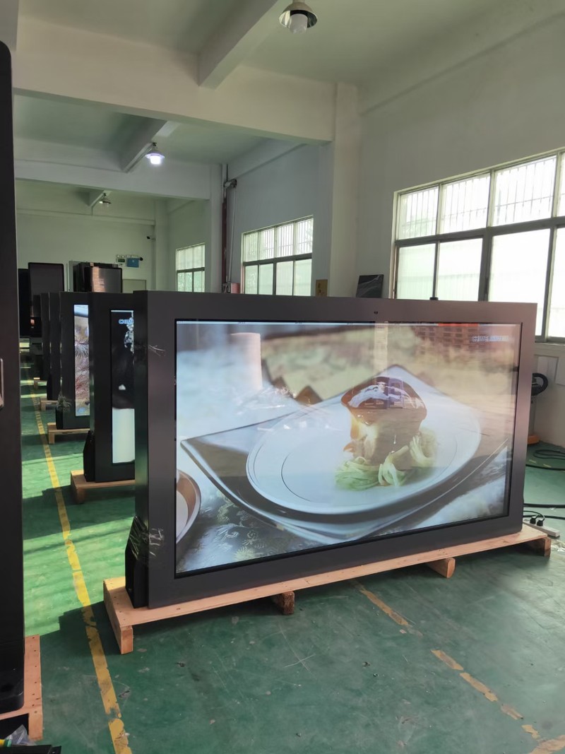 How to Use Outdoor Digital Signage to Elevate Urban Commerce: Strategic Deployment Guidelines for Commercial Districts, Pedestrian Streets, and Business Parks - Figure 3