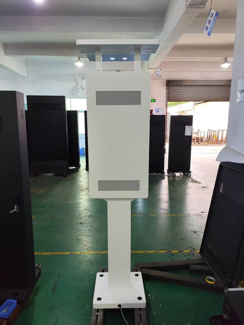 What Are the Advantages of Waterproof Outdoor Digital Signage? Key Reasons It Operates Reliably in the Rain - Figure 3