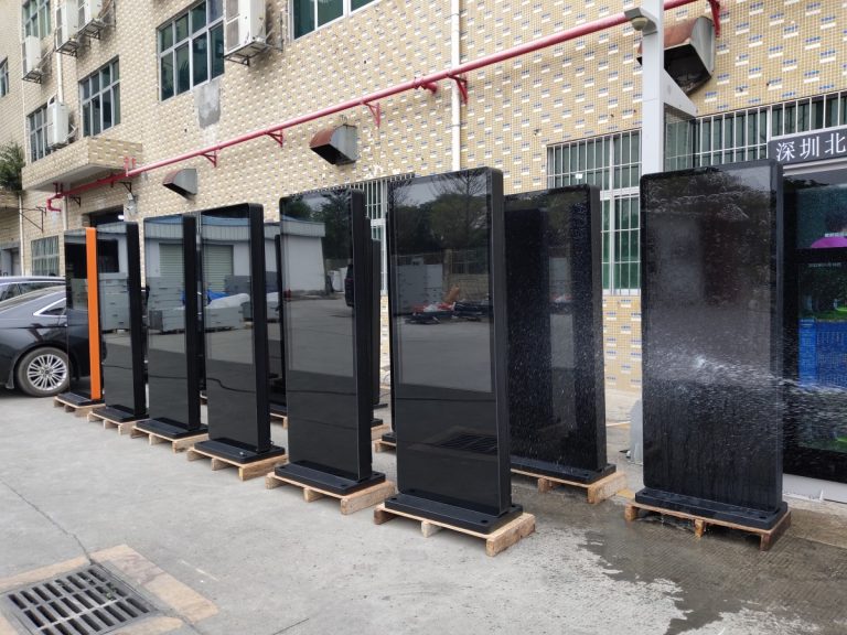 Where Should Outdoor LCD Digital Signage Be Placed? Practical Applications and Configuration Guidelines for Six Common Scenarios - Figure 1