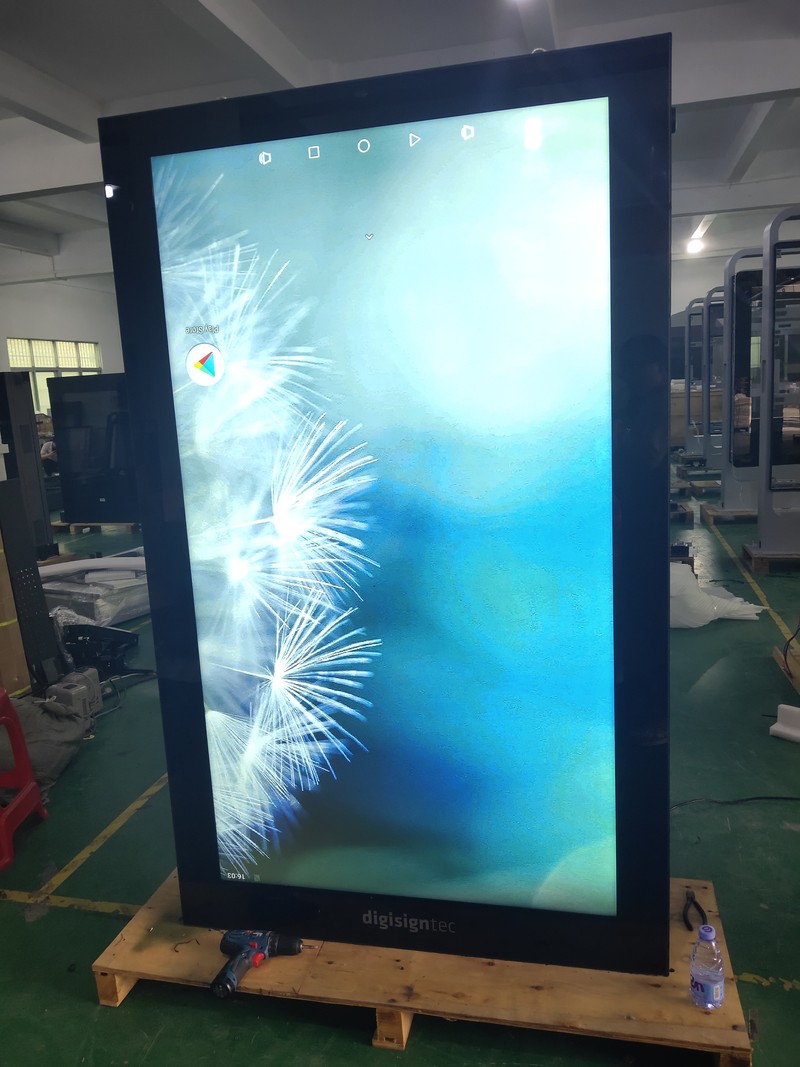 Why Are More and More Supermarkets Adopting Outdoor LCD Digital Signage? Key Practical Reasons Explained - Figure 3